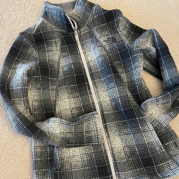 The North Face Jackets & Blazers - The North Face novelty fleece jacket
